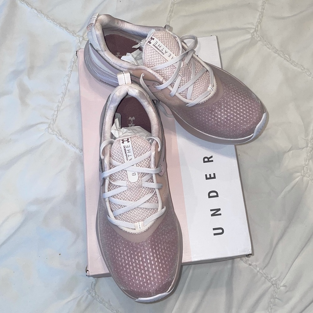Under Armour Women’s Charged Breathe TR 2 Cross Trainer (French Gray/Dash Pink)